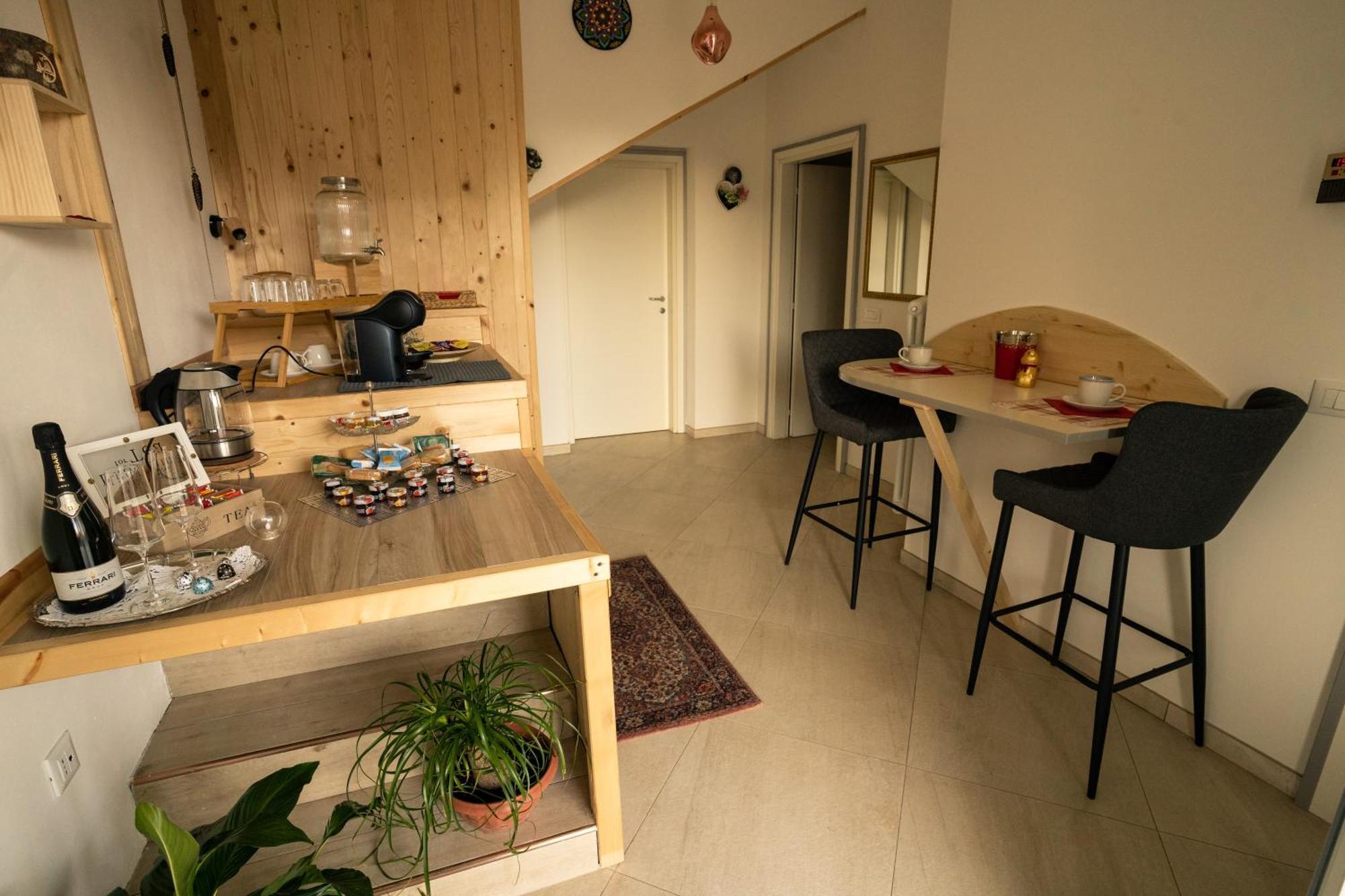 Villa Zoe - Suite Con Sauna Margone  Экстерьер фото